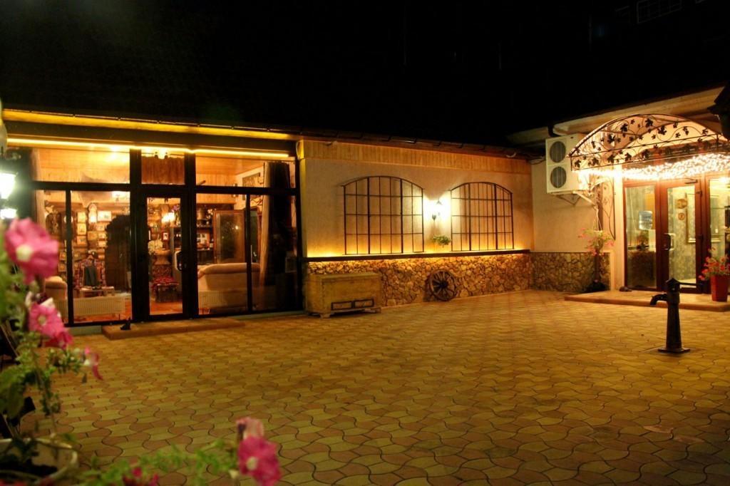 Hotel Style Bessarabia Kiliya エクステリア 写真